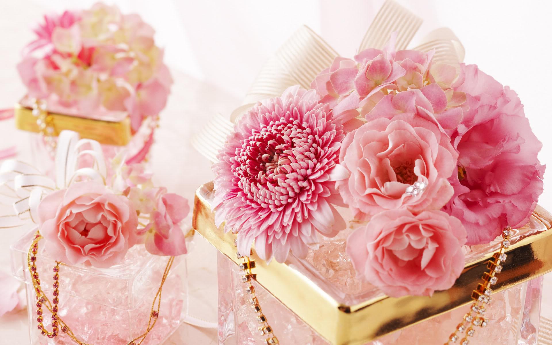 Открытка с днем розовой. Нежный букет на день рождения. Цветы в подарок. Шикарные подарки и цветы. Красивые нежные цветы.