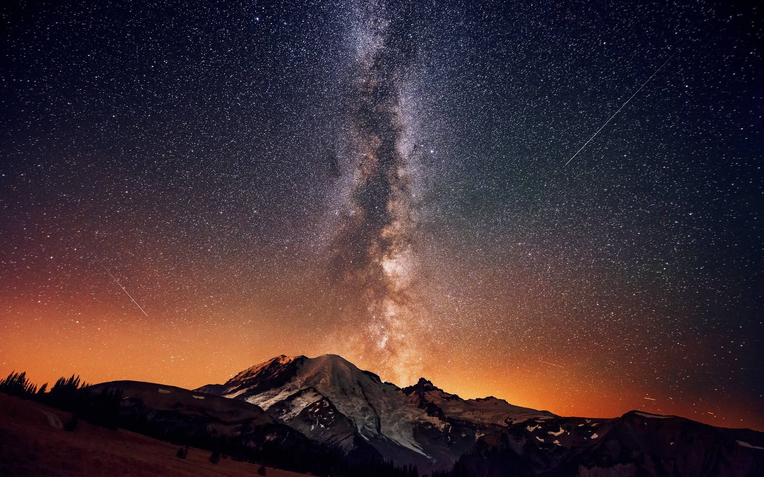 The Milky Way Seen From Mount Rainer HD wallpaper