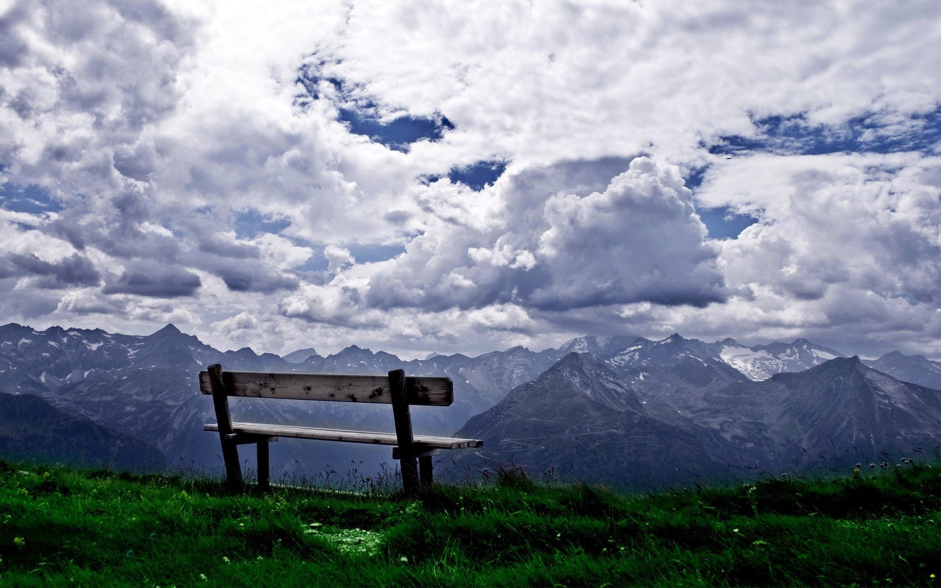 Bench Overlooking The Mountains HD wallpaper