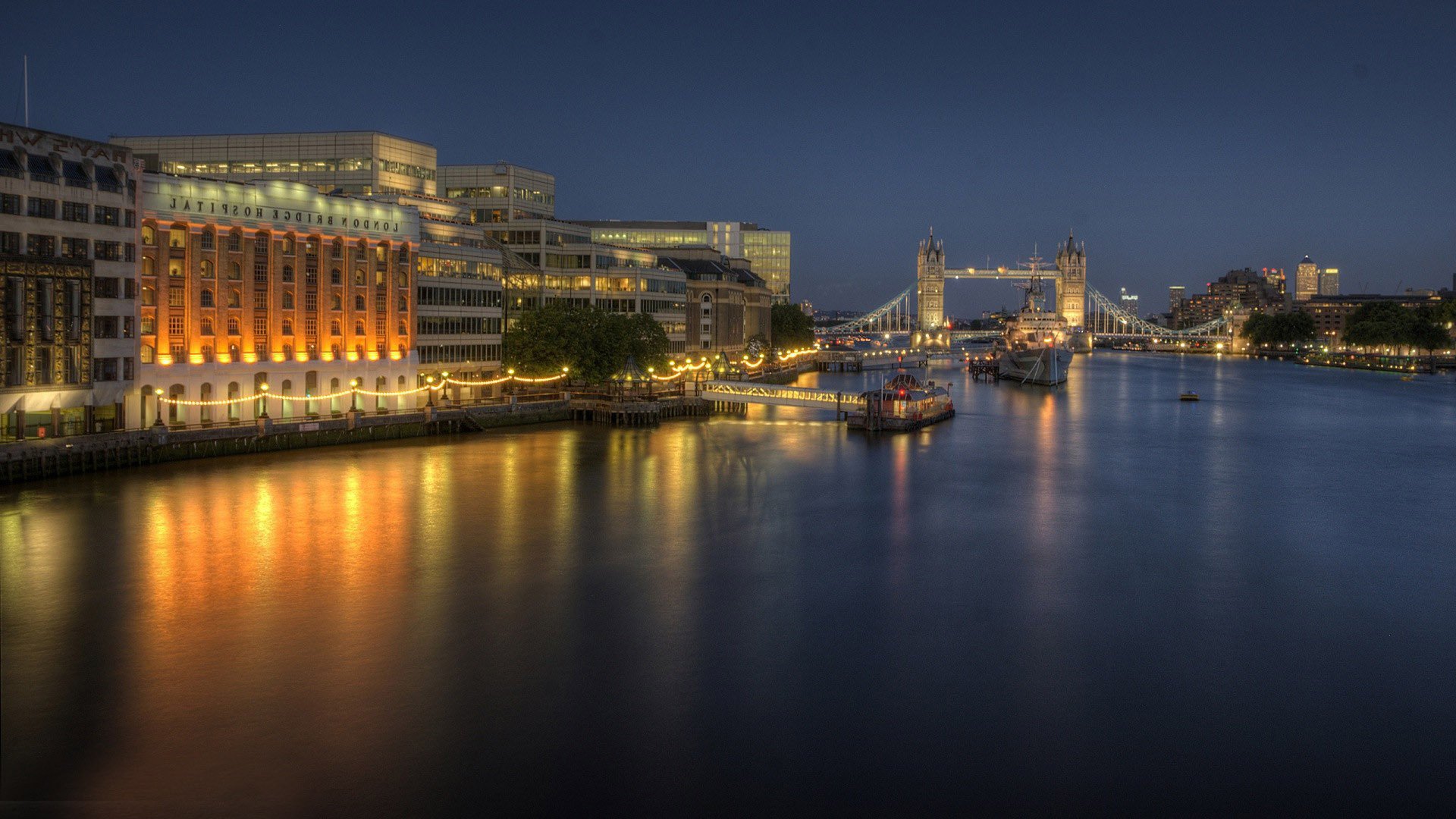 The River- Thames HD wallpaper
