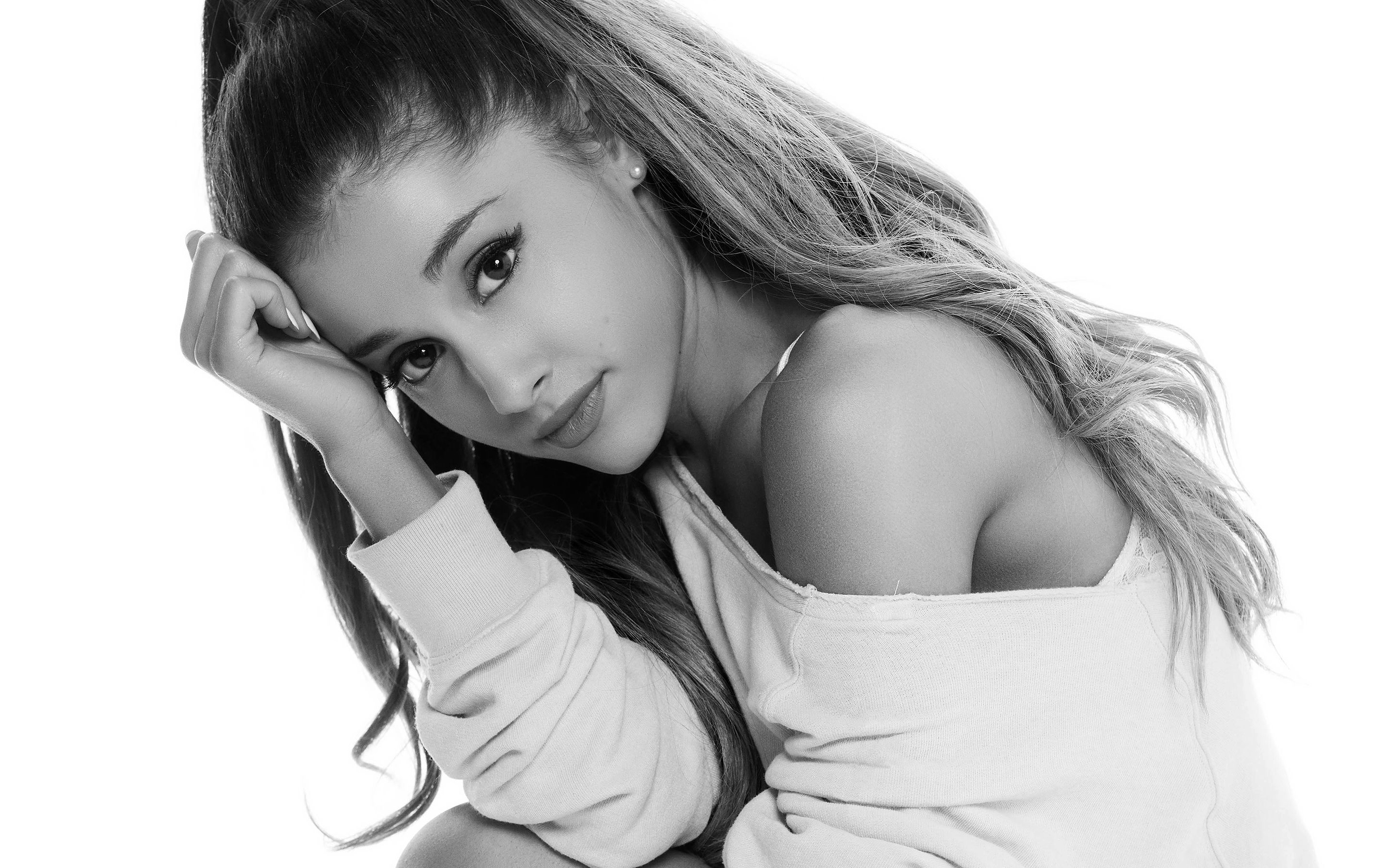 Singer Ariana Grande HD wallpaper