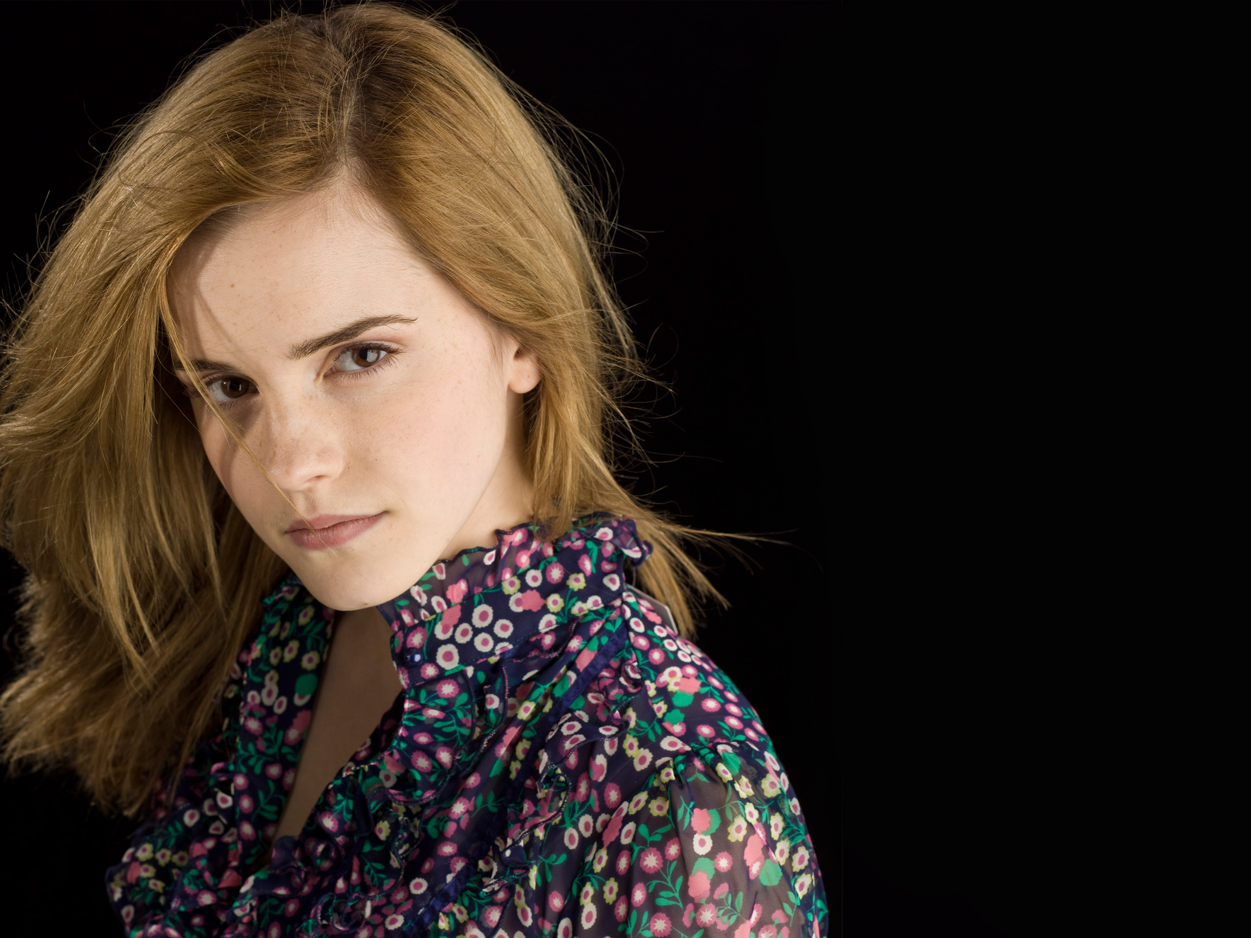 Beautiful Emma Watson 2 Hd Wallpaper