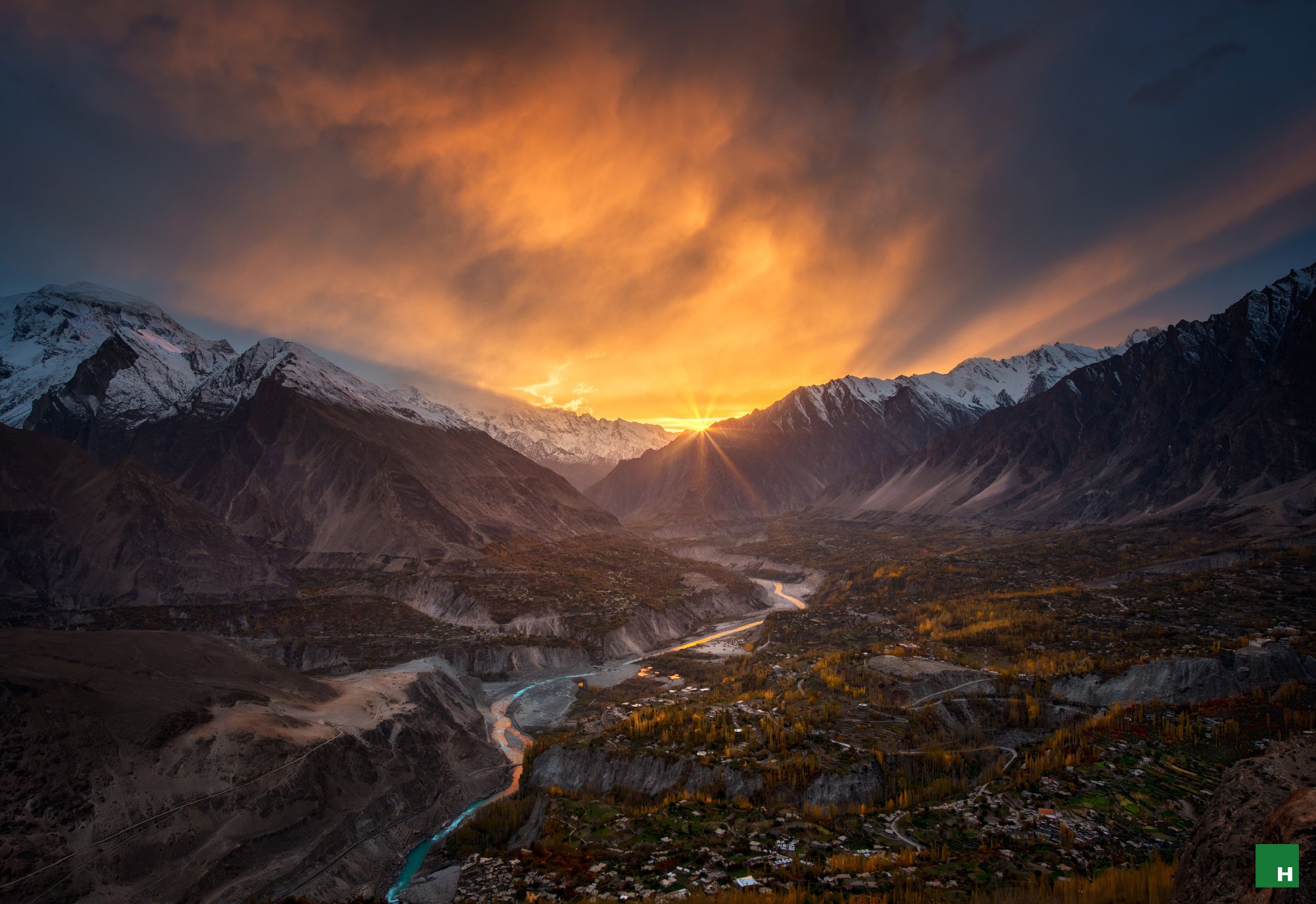 Sunset in Hunza Valley Gilgit Baltistan Pakistan HD wallpaper
