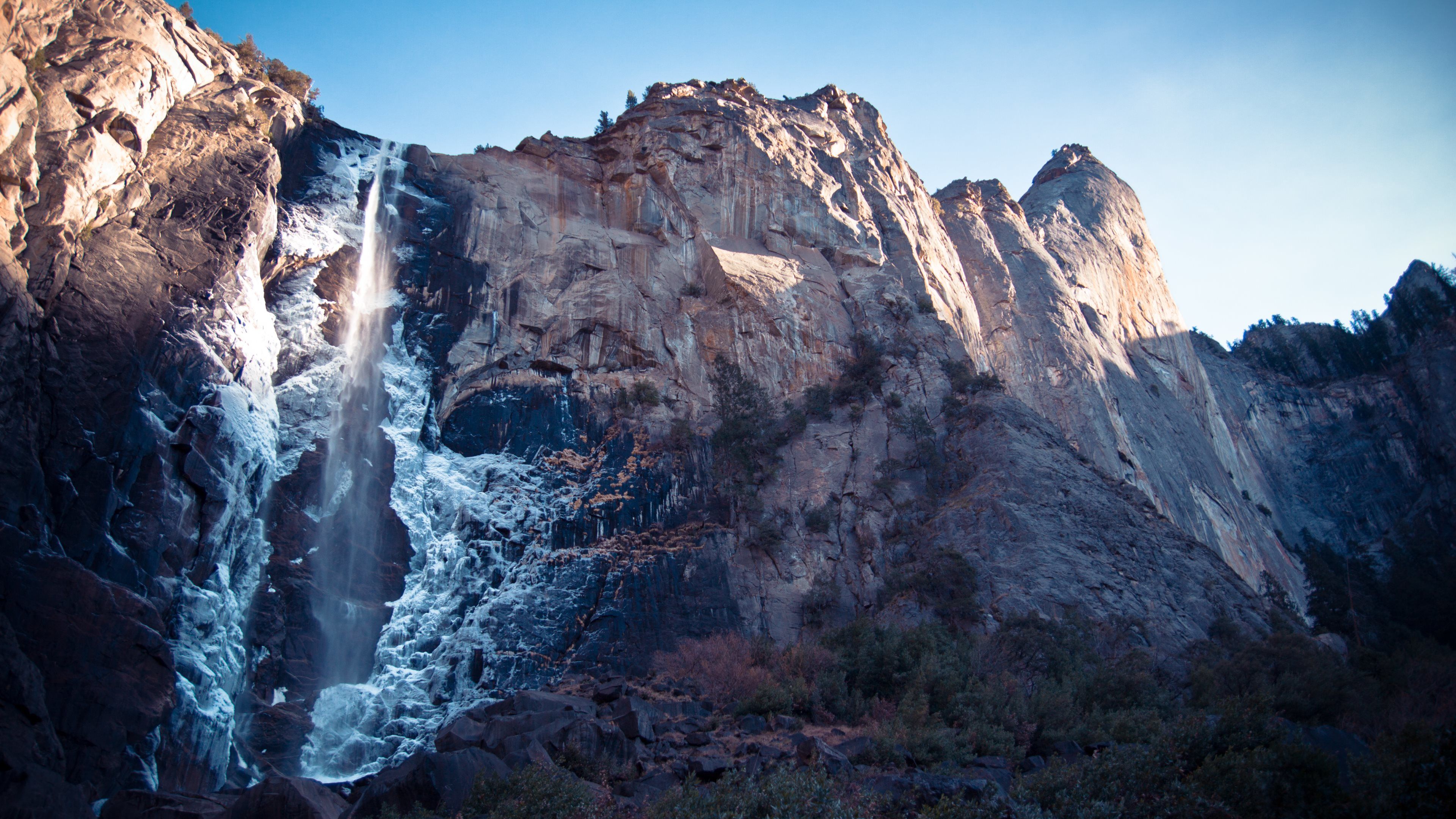 Mountain Waterfall 4K wallpaper