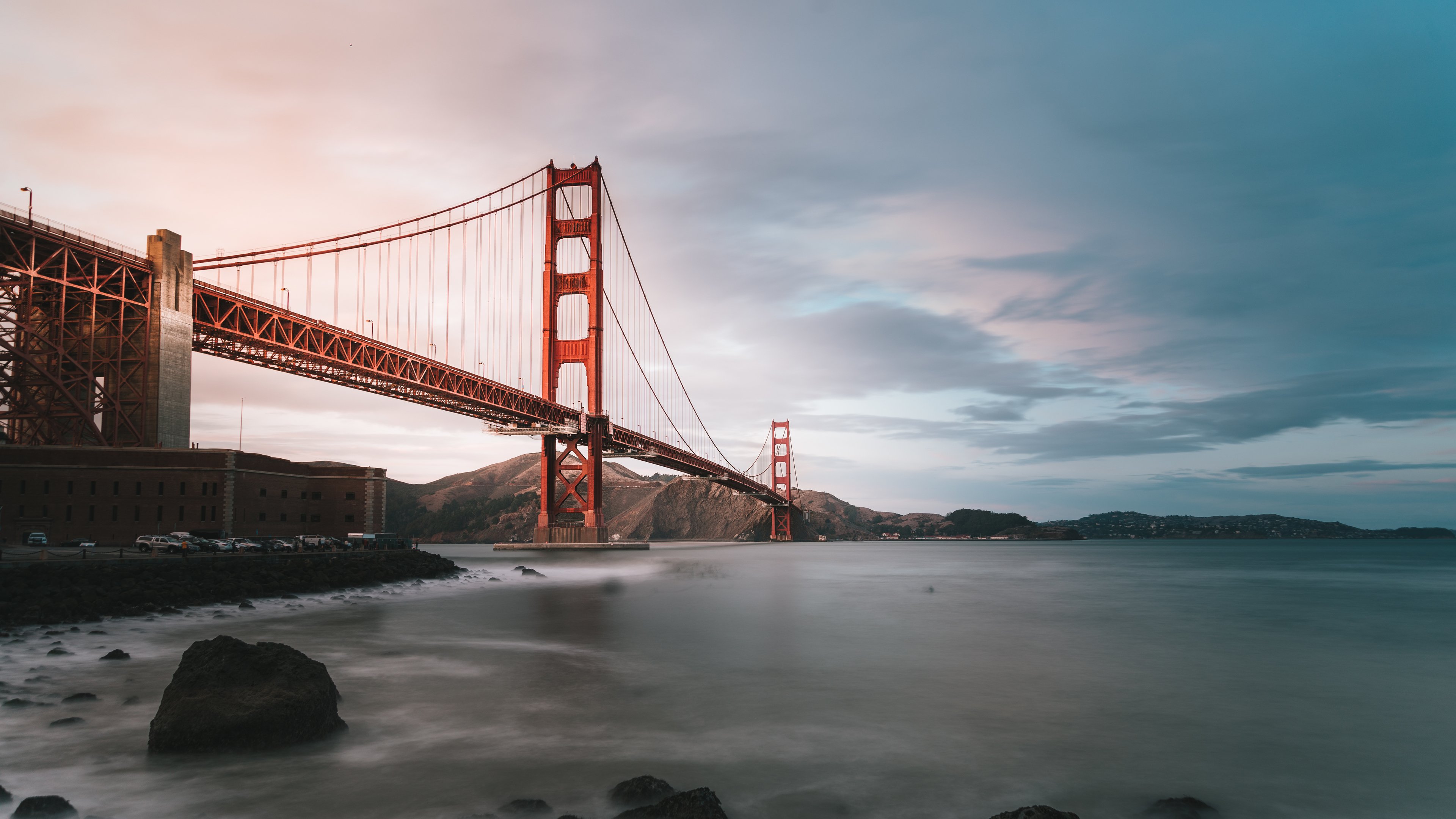 Long Exposure of the Golden Gate Bridge 4K wallpaper
