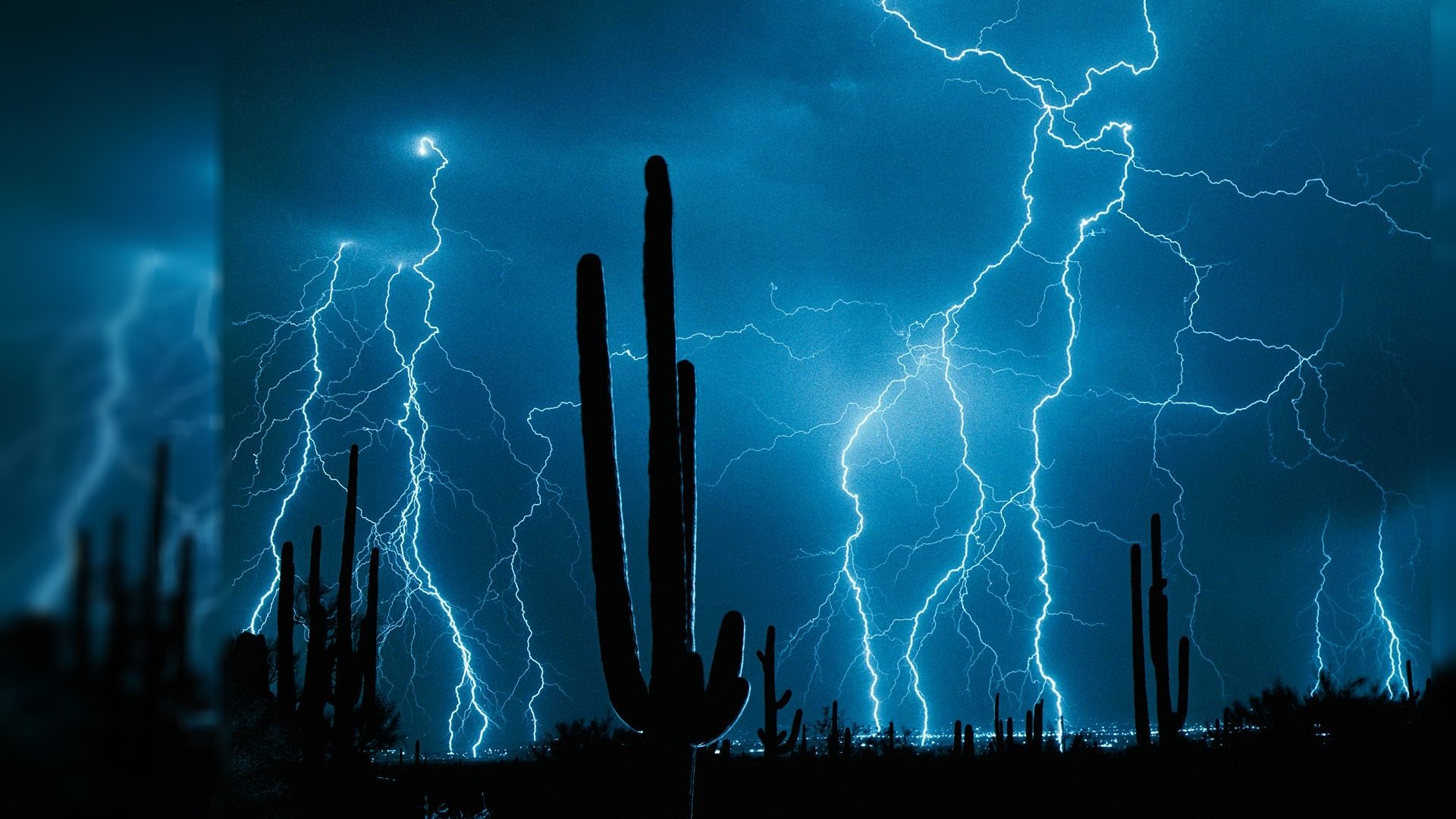 Lightning 4K wallpapers for your desktop or mobile screen free and easy ...