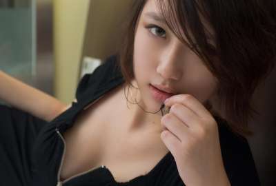 Asian Girl IPad HD S