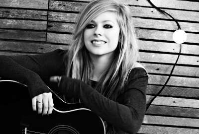 Avril Lavigne Black And White