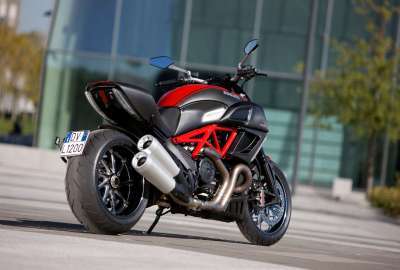 Ducati Diavel Sportbike