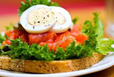 Egg With Salad Sandwich