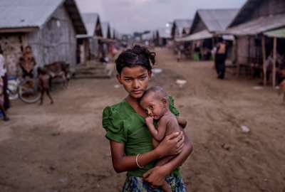 Rohingya-girl Need World Assistances