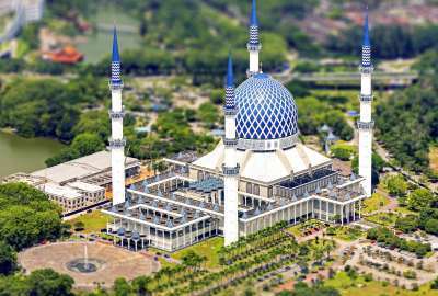 Sultan Salahuddin Abdul Aziz Mosque Kuala Lumpur