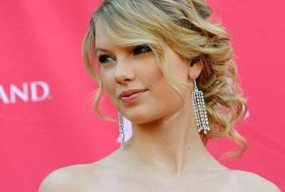 Taylor Swift American Country Music Singer Vogue Pretty