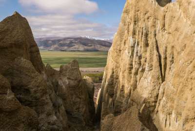 The Gorgeous and Absolutely Surreal Clay Cliffs That We Stumbled Across in Omarama New Zealand