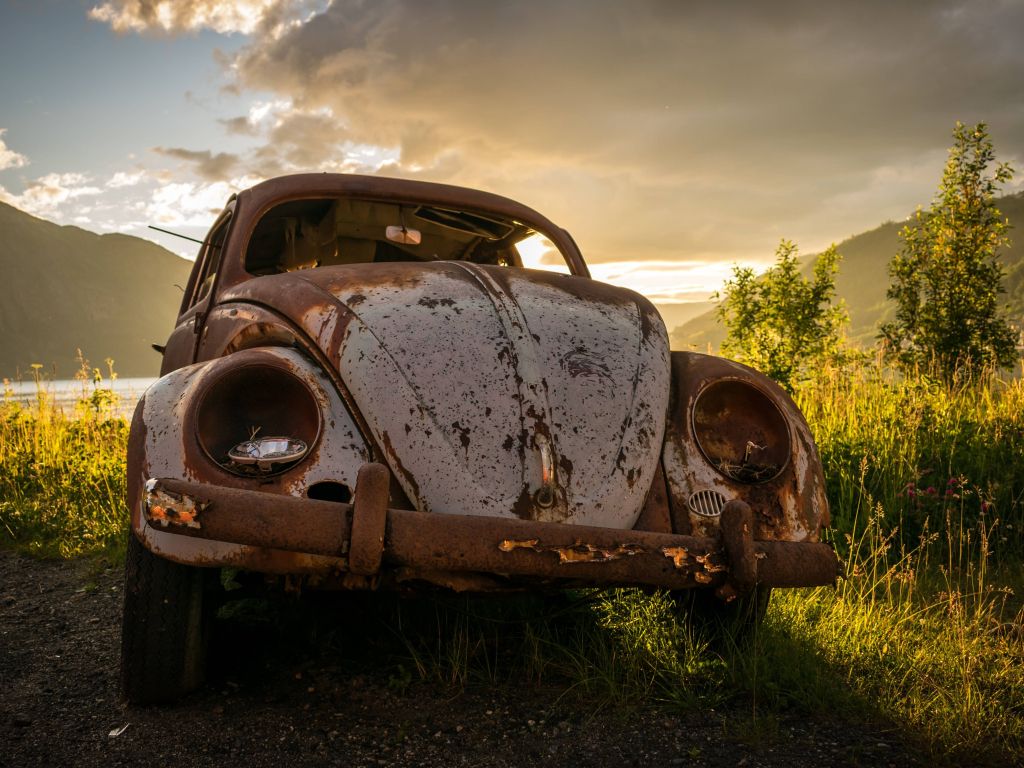 Abandoned VW Beetle wallpaper