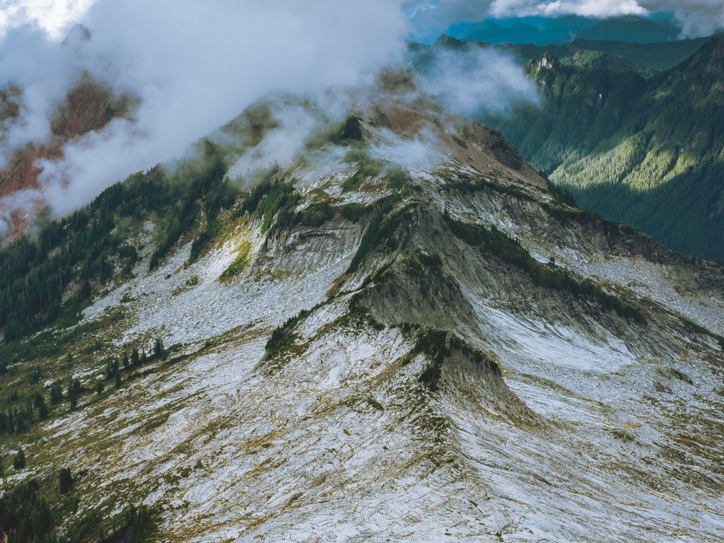An Amazing Rocky Mountain Top as Seen From Vesper Peak Washington wallpaper