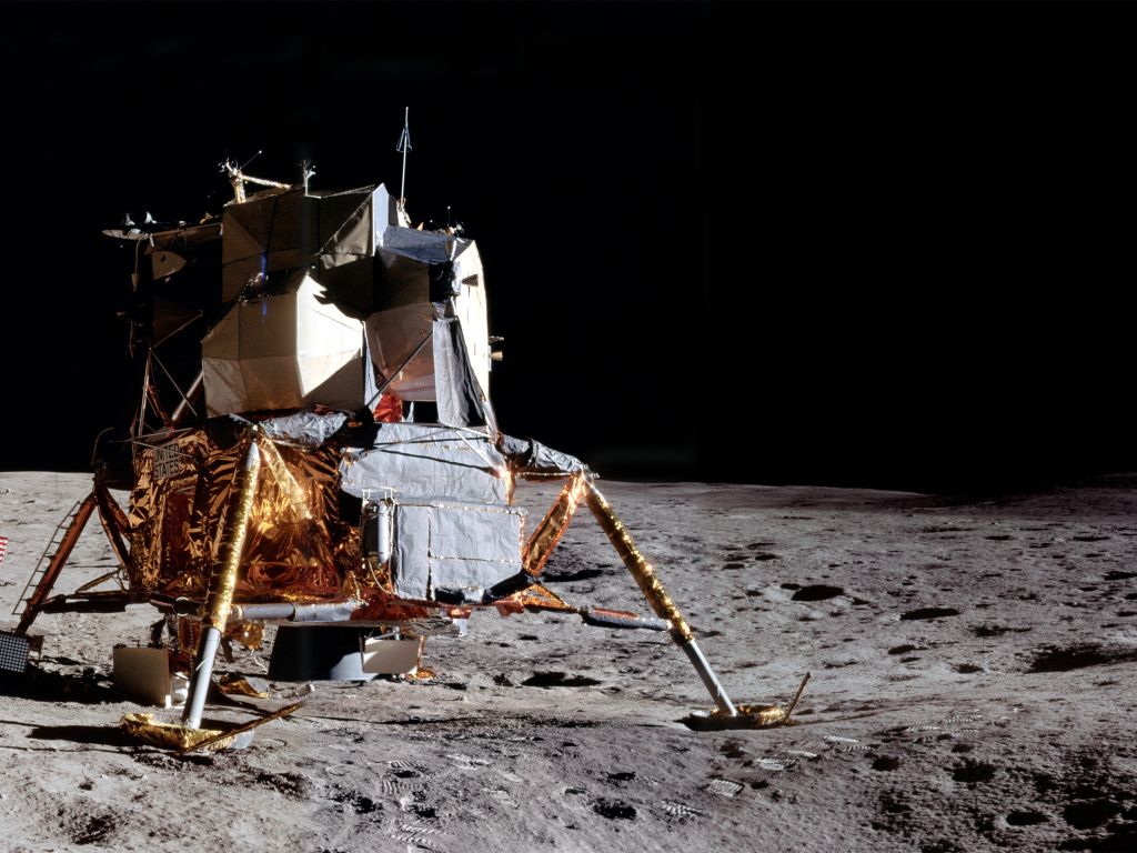Apollo Lunar Lander - Merge wallpaper