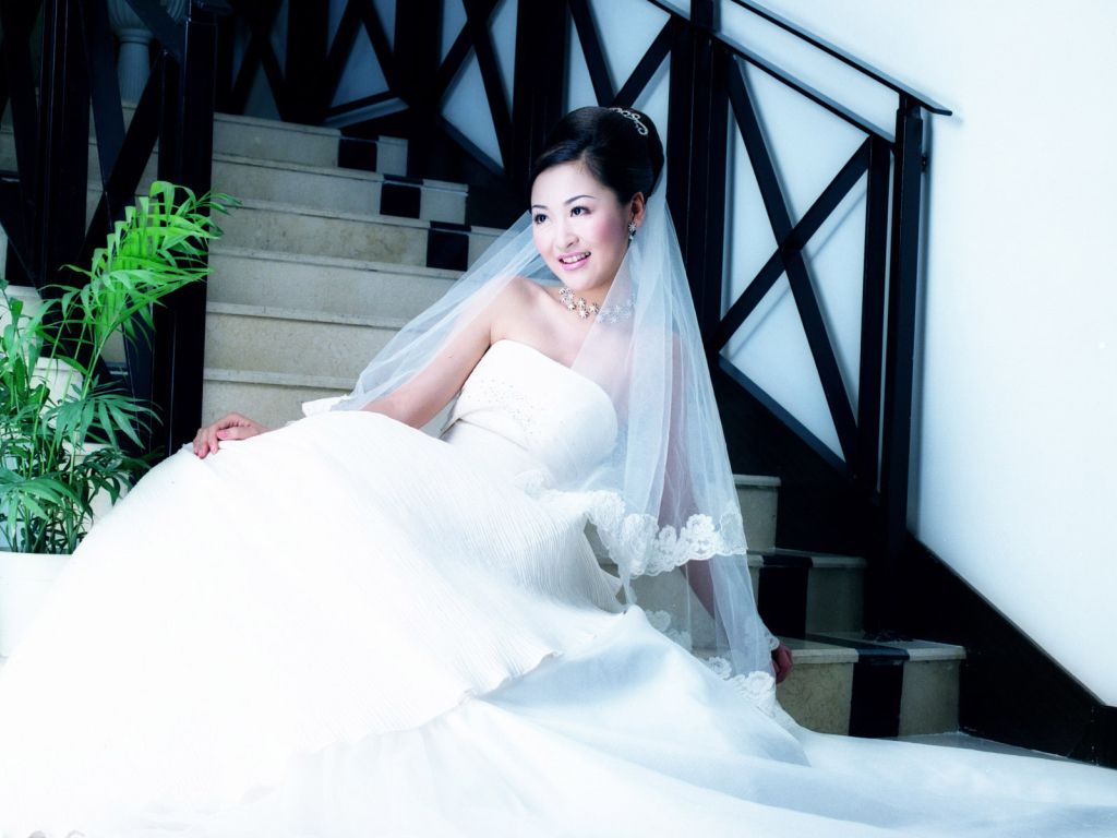 Asian Wedding Gown wallpaper