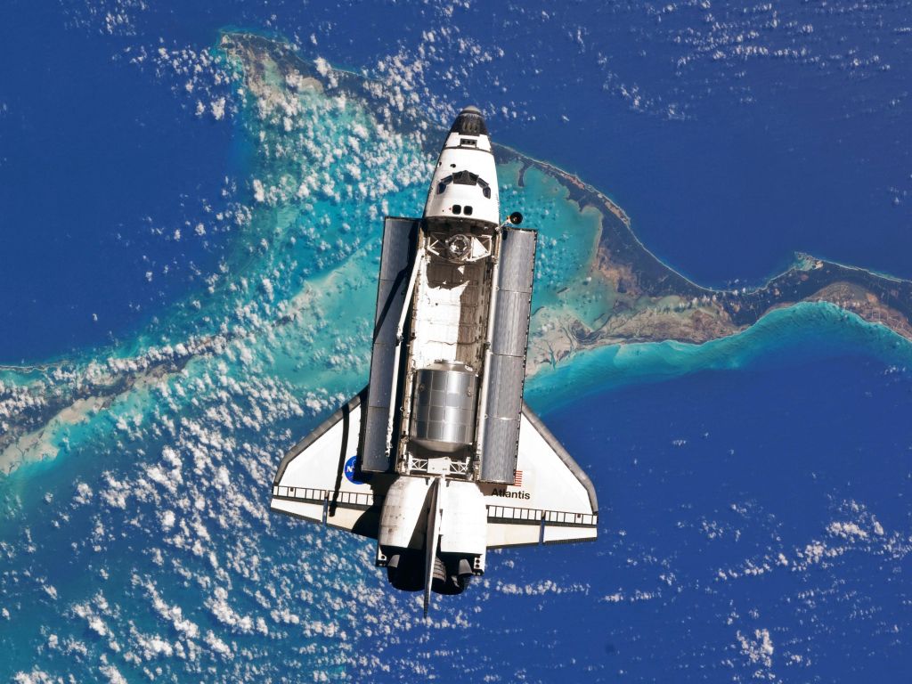 Atlantis Space Shuttle Over Bahamas wallpaper