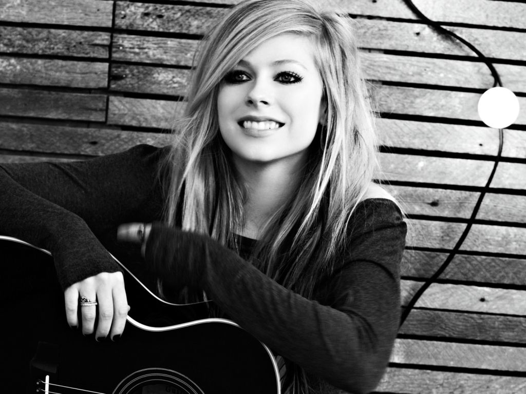 Avril Lavigne Black And White wallpaper