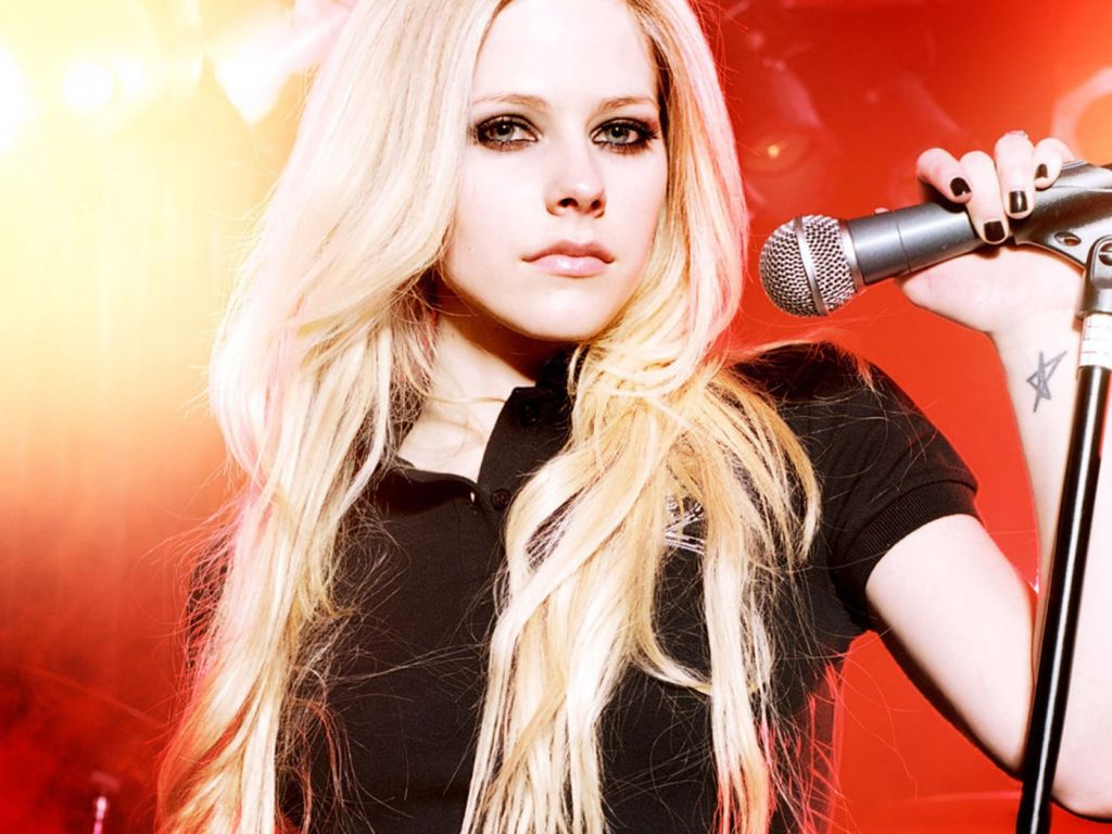 Avril Lavigne Canadian Actor Rock Singer 022 wallpaper