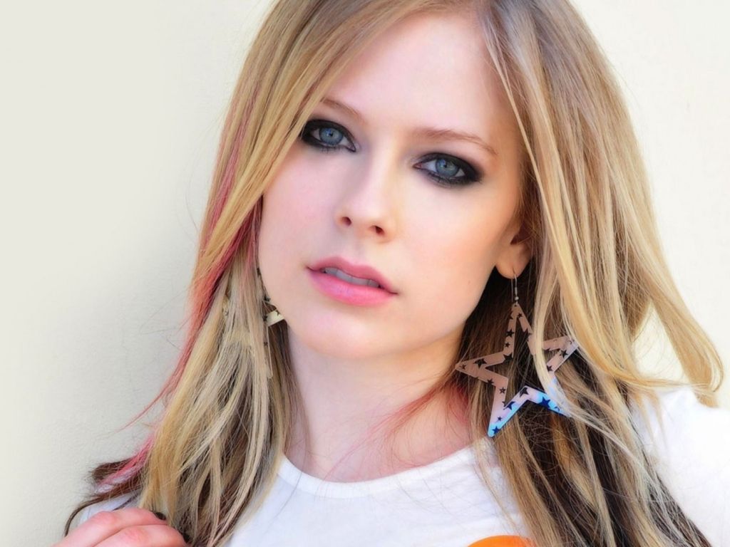 Avril Lavigne Canadian Actor Rock Singer 07 wallpaper