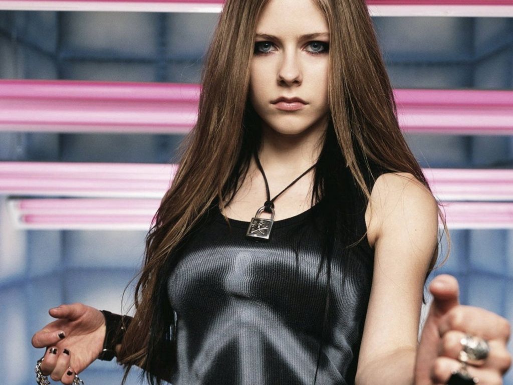 Avril Lavigne Hot 9857 wallpaper
