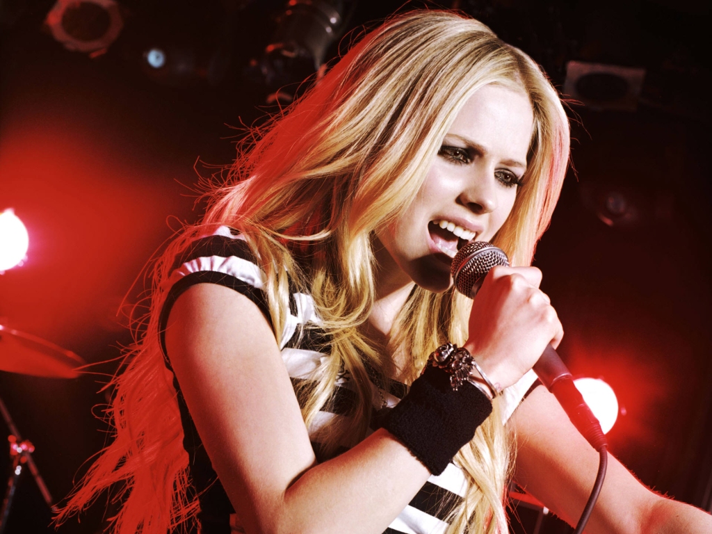 Avril Lavigne Live HD (4) wallpaper
