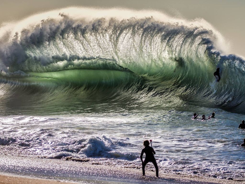 Backwash Wave at Seal Beach, CA wallpaper