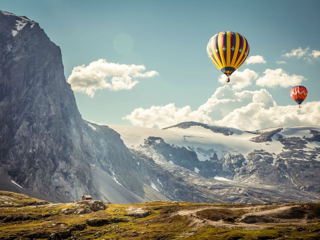 Balloons in the Mountains wallpaper