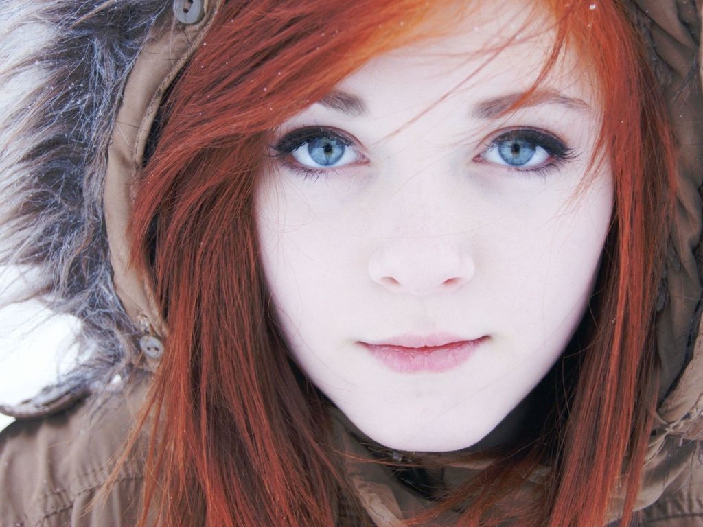 Beatiful Girl Red Hair Blue Eyes Winter wallpaper