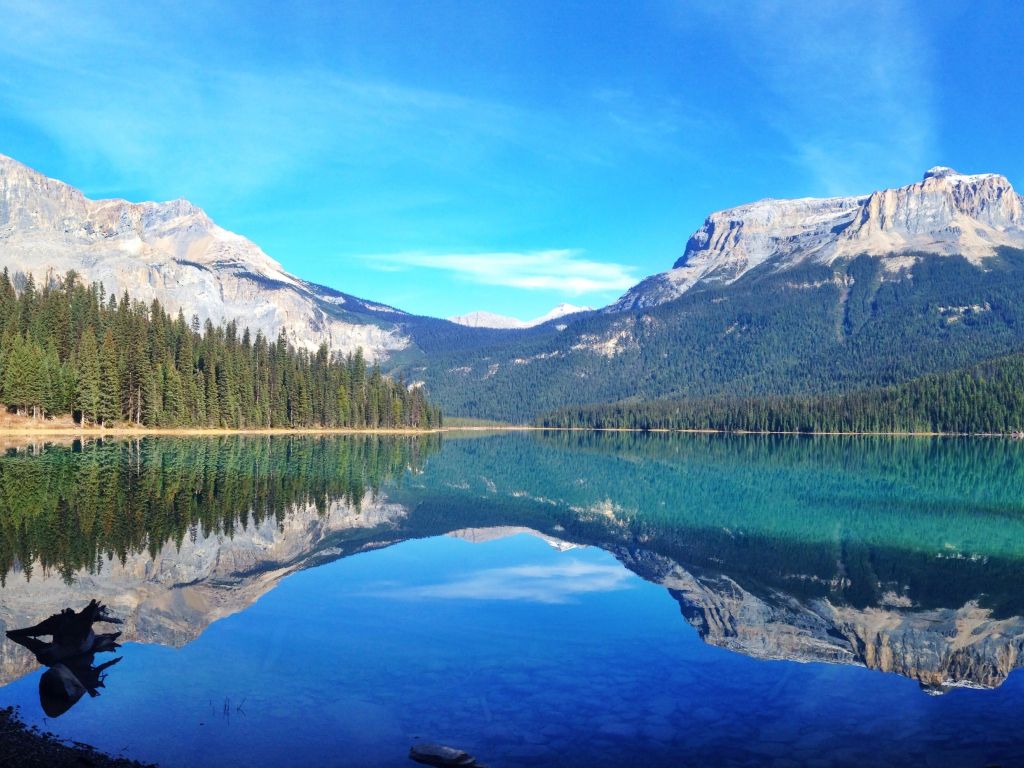 Beautiful Mountain Reflection at Emerald Lake Yoho National Park BC Canada wallpaper