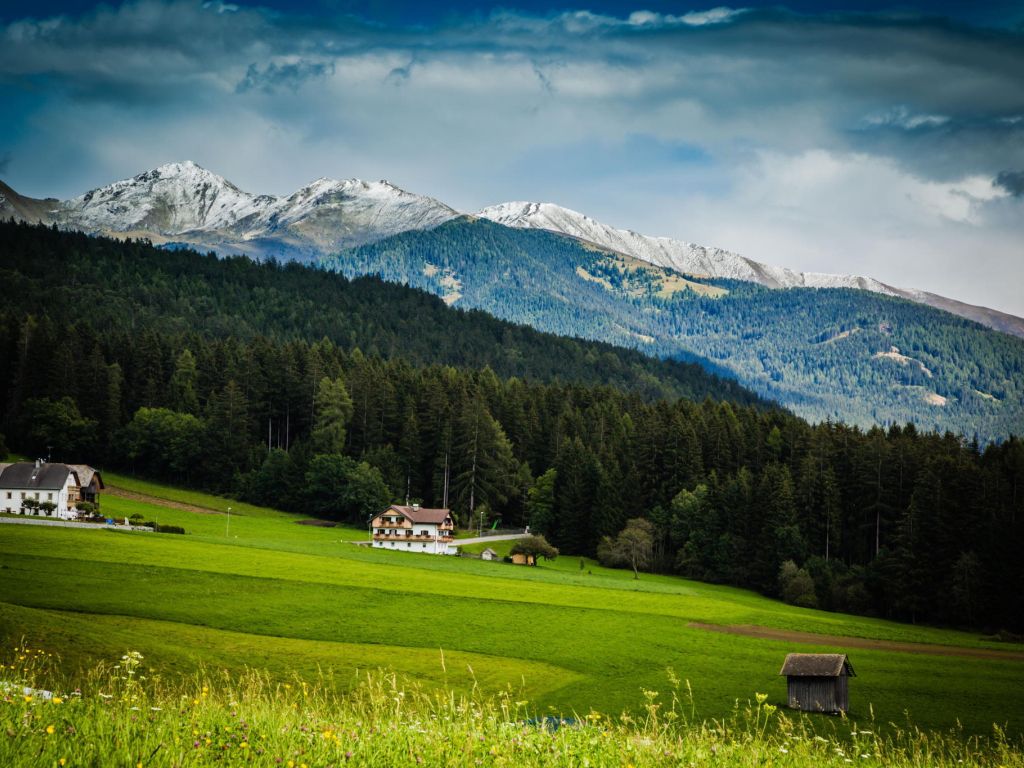 Beautiful Nature Landscape With Houses and Mountains wallpaper