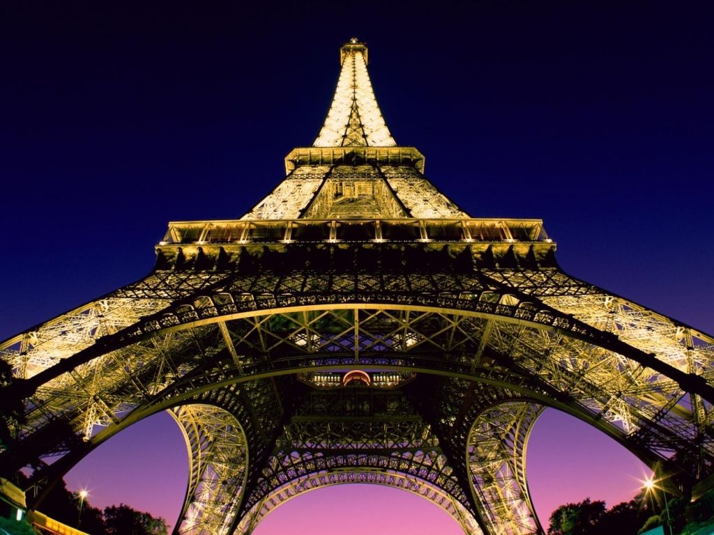 Beneath the Eiffel Tower wallpaper