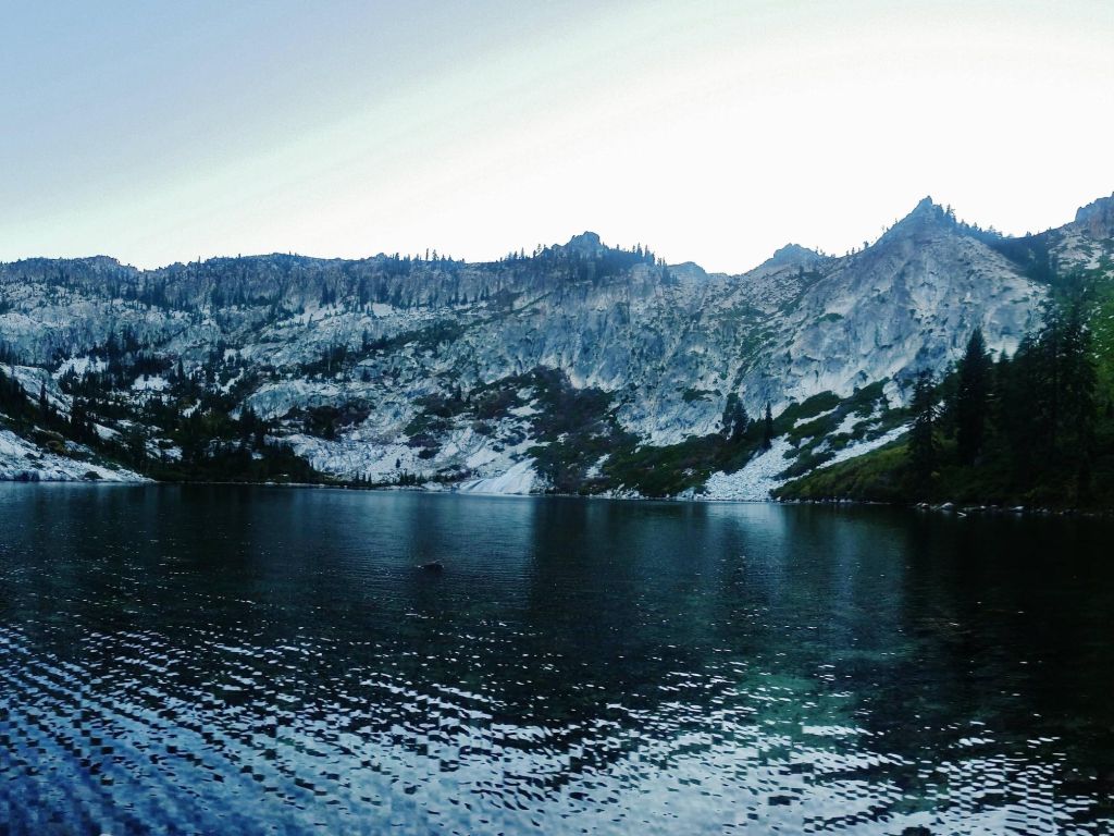 Big Bear Lake in the Trinity Alps Northern California wallpaper