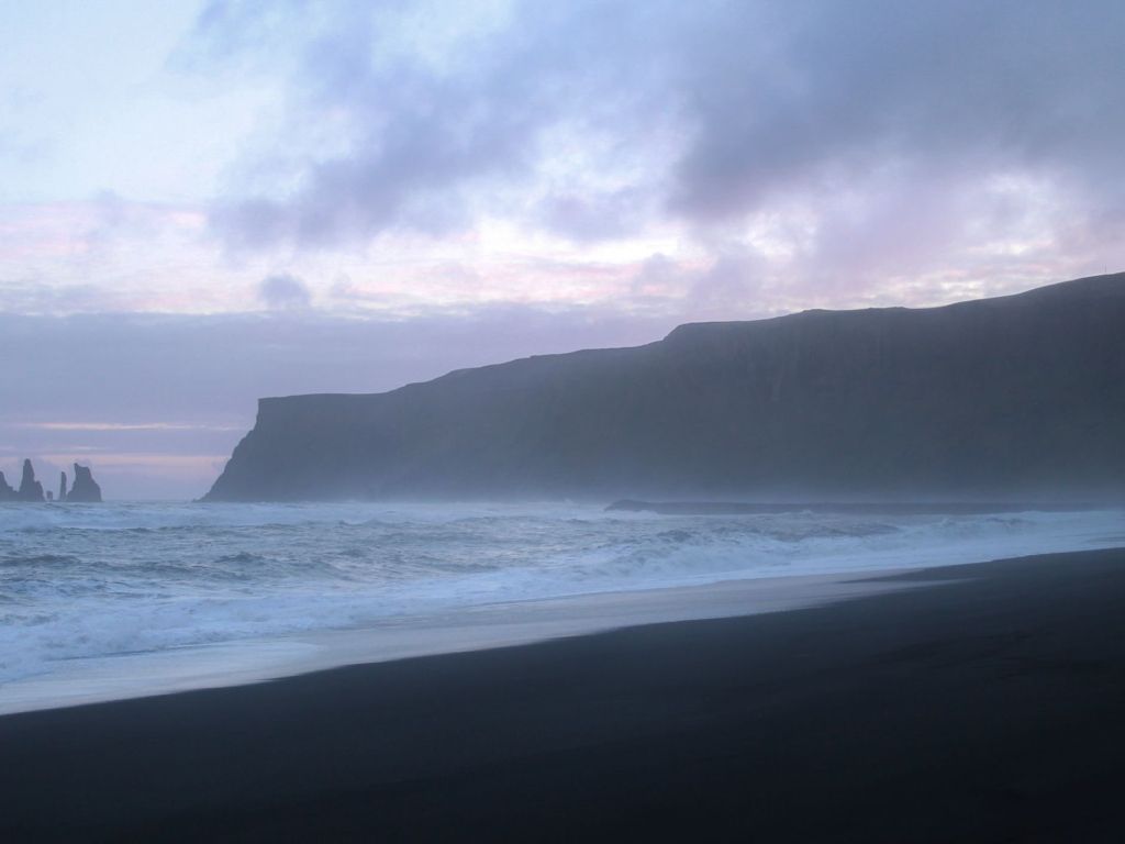 Black Sand Beach in Vik Iceland at Sunset wallpaper