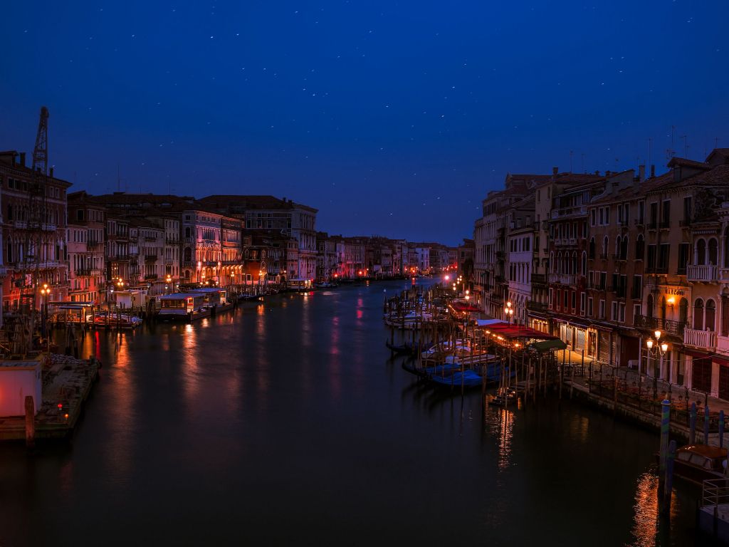 Canals of Venice at Night wallpaper