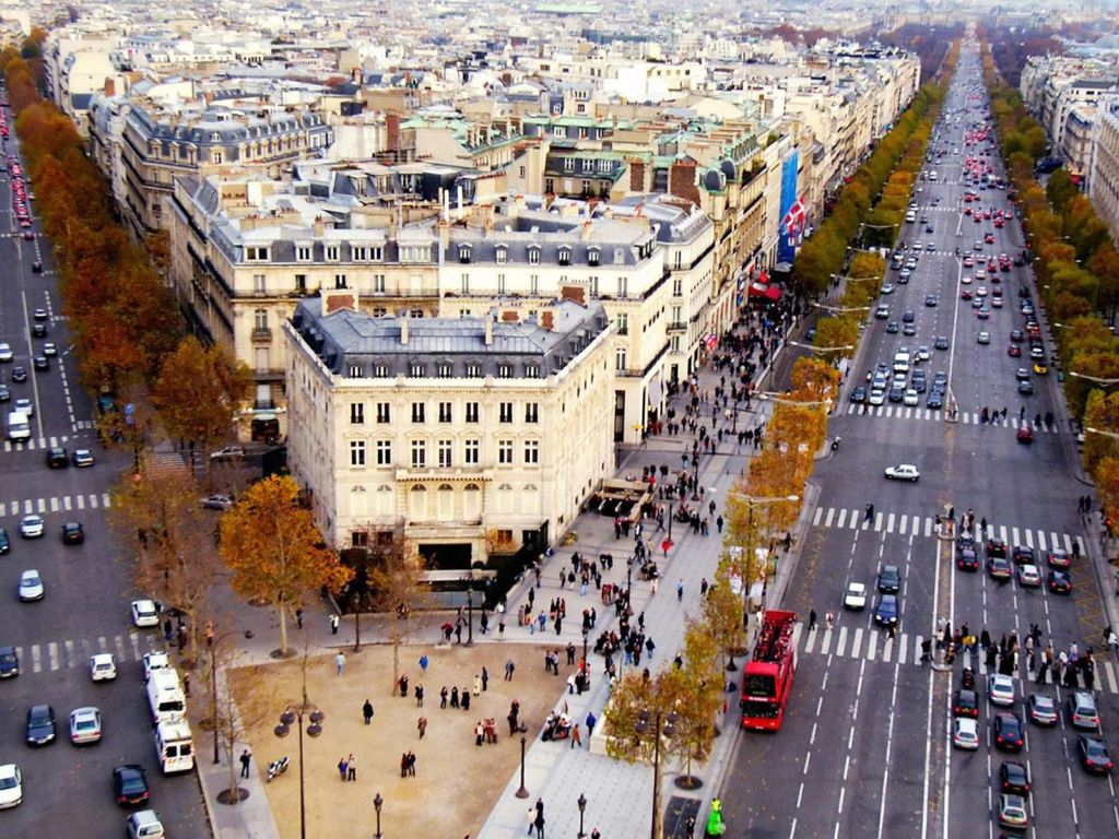 Champs Elysees Avenue in Paris wallpaper