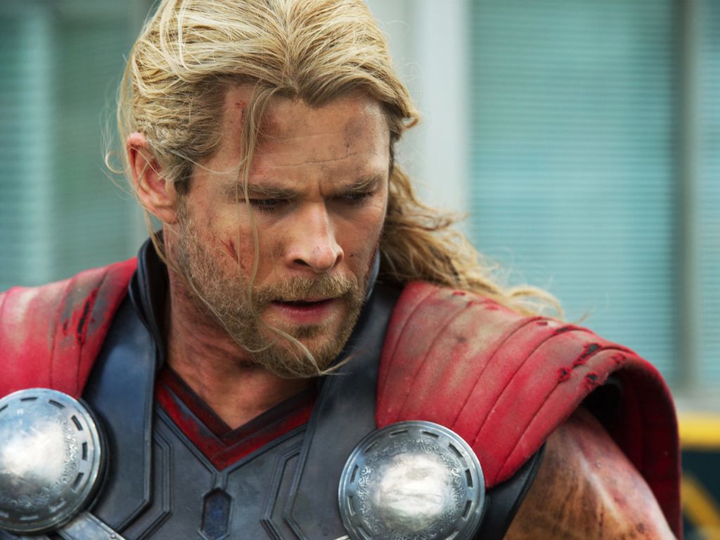 Chris Hemsworth Thor Avengers wallpaper