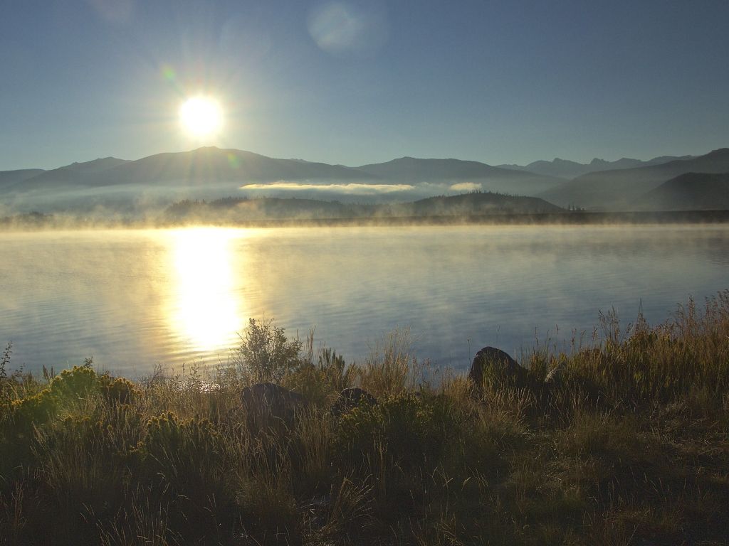 Clear Sunrise on Lake Granby CO wallpaper