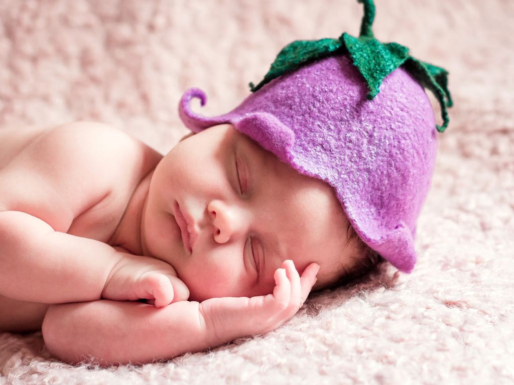 Cute Sleeping Newborn Baby wallpaper