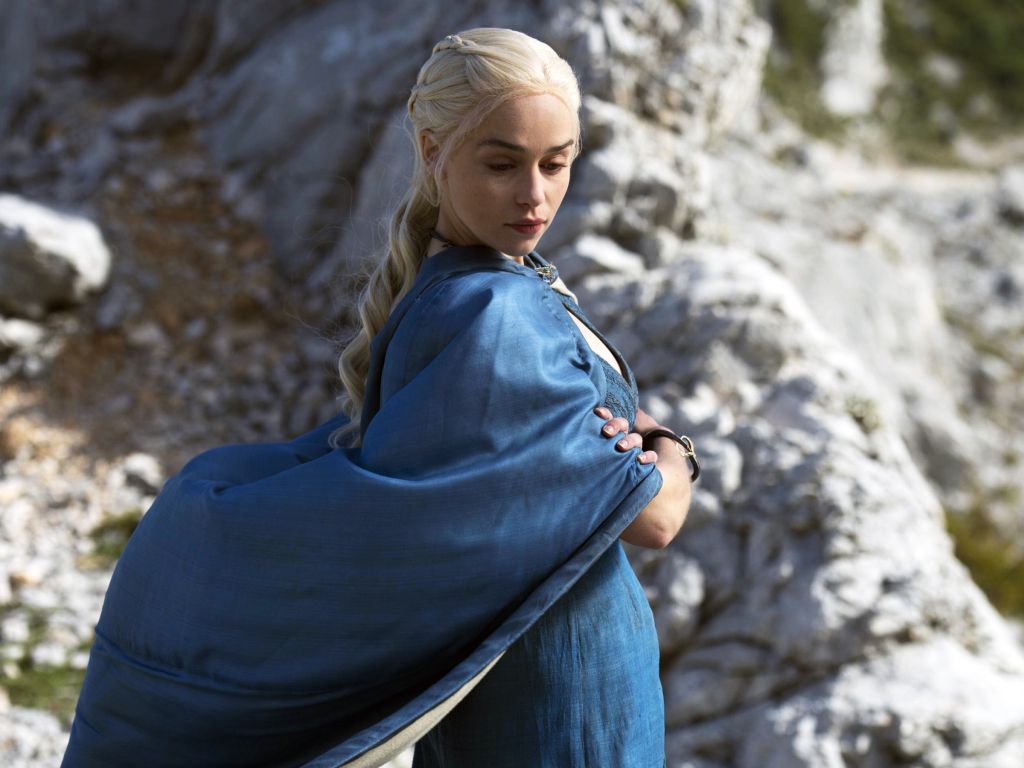 Daenerys Targaryen in Game of Thrones wallpaper