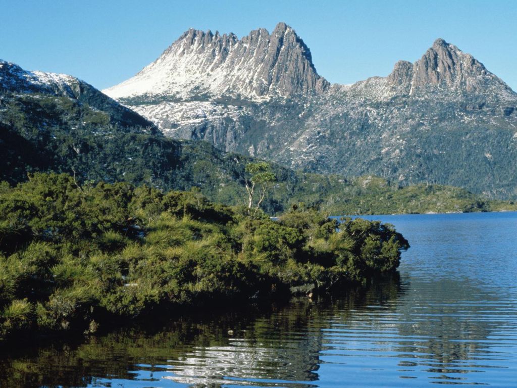Dove Lake At Cradle Mountain Tasmania Australia wallpaper