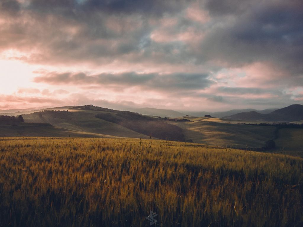 Early Morning in Volterra Tuscany wallpaper