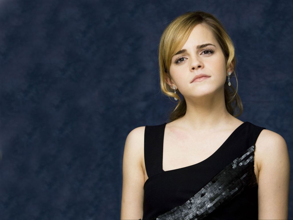 Emma Watson in Black Top Beautiful HD wallpaper