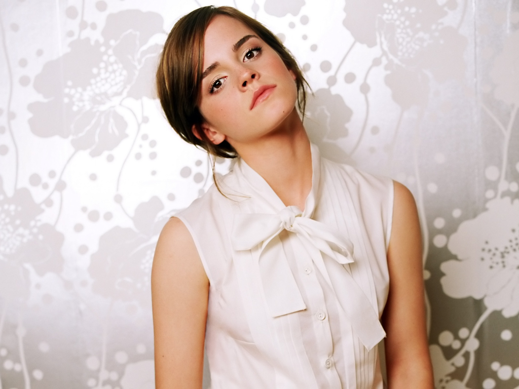 Emma Watson Wide HD (3) wallpaper