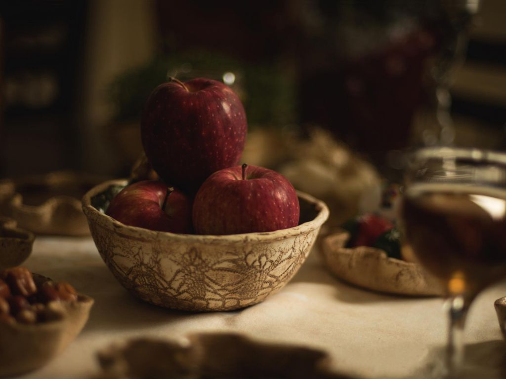 Fancy Apples With Wine wallpaper