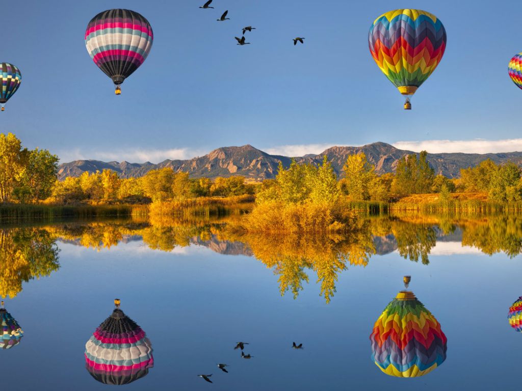 Flying Air Ballons Reflections wallpaper
