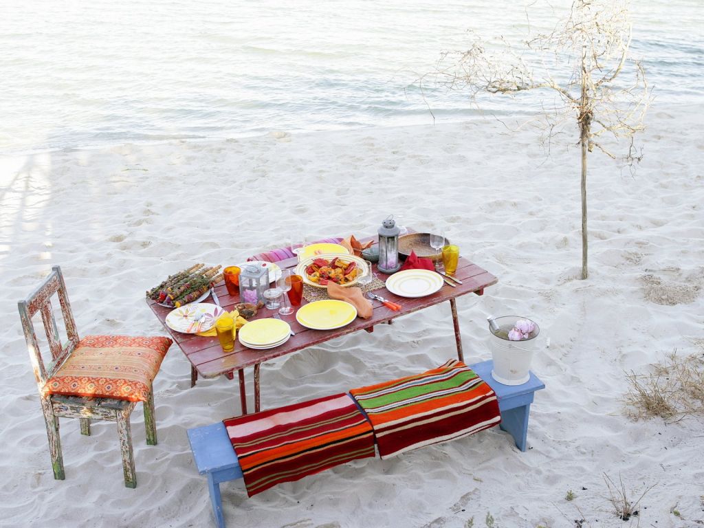 Food On The Beach wallpaper