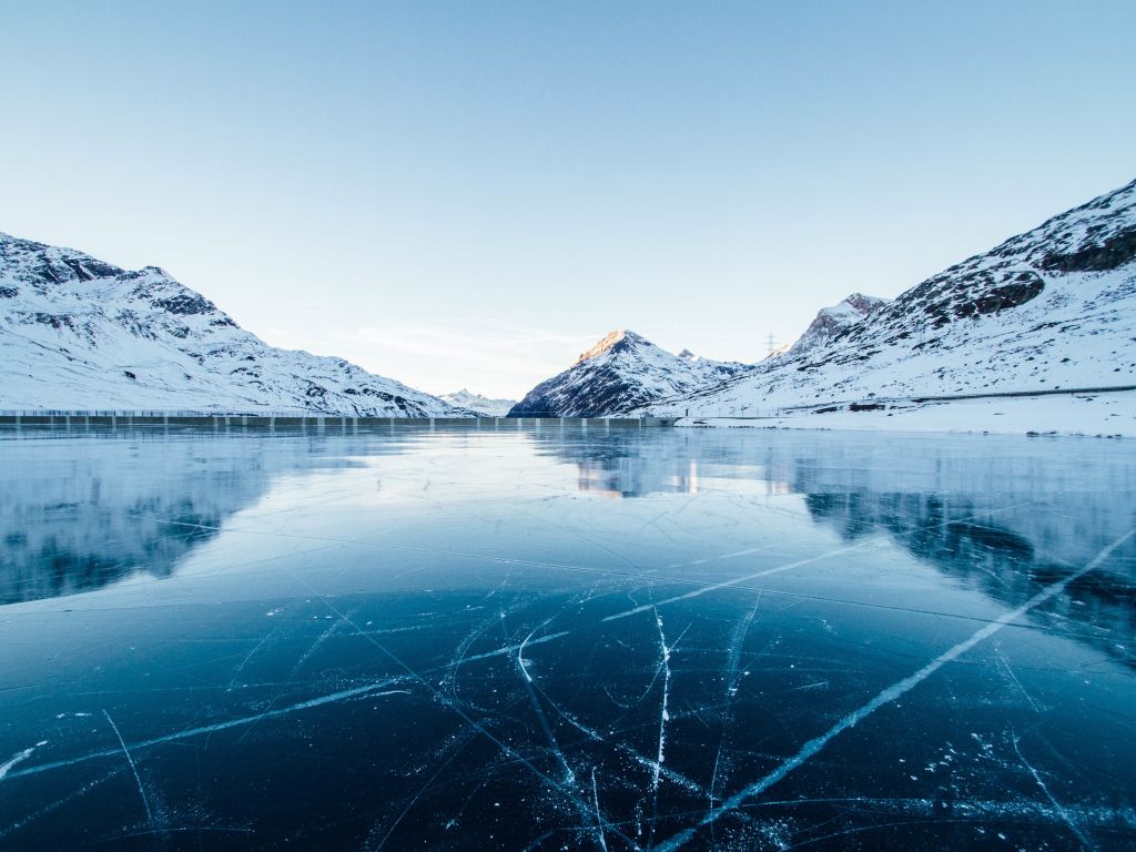 Frozen Lake wallpaper